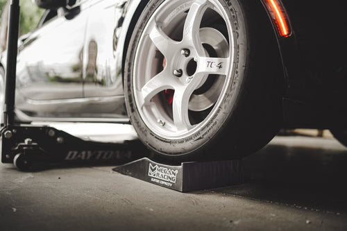 Megan Racing 1-Piece Ramps (17" length x 2.5" lift height)